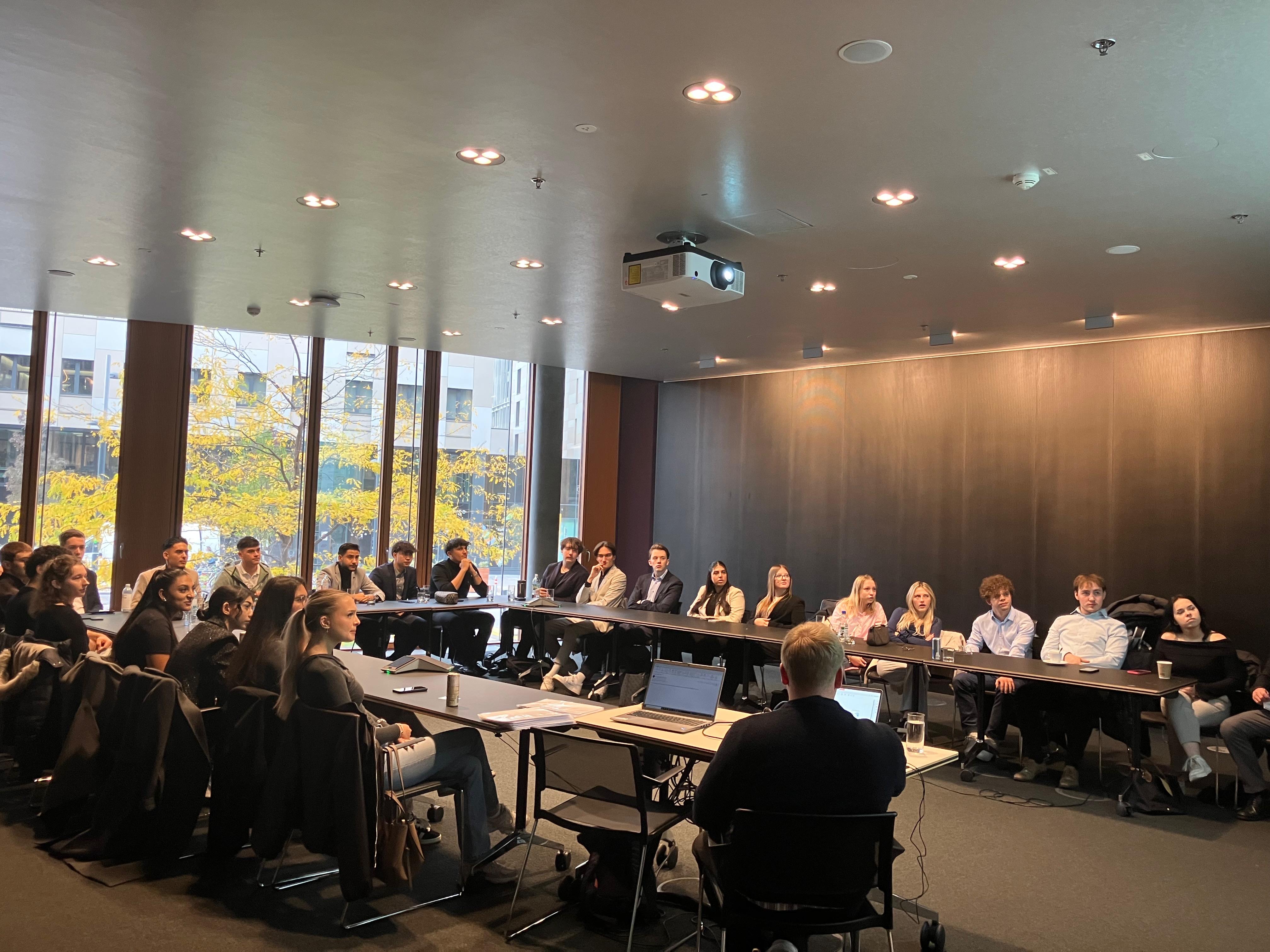 Arbeitssession im Workspace beim Lehrlingshackathon der Erste Bank Österreich